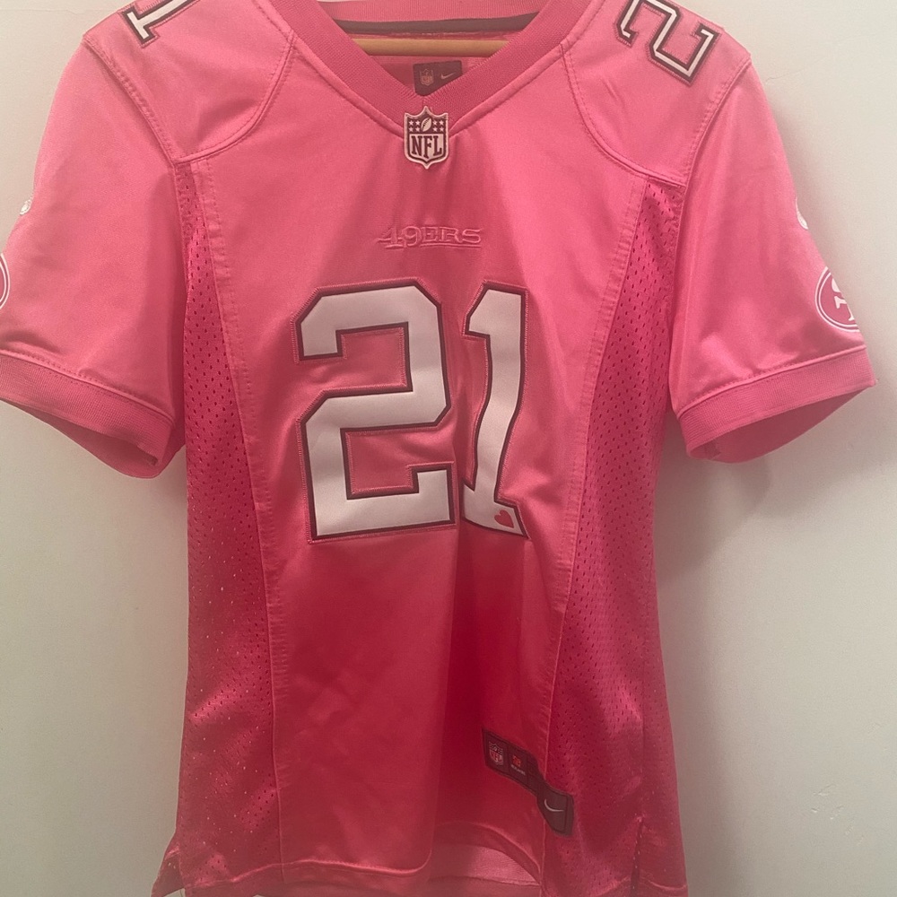 Womens NFL San Francisco 49ers jersey.